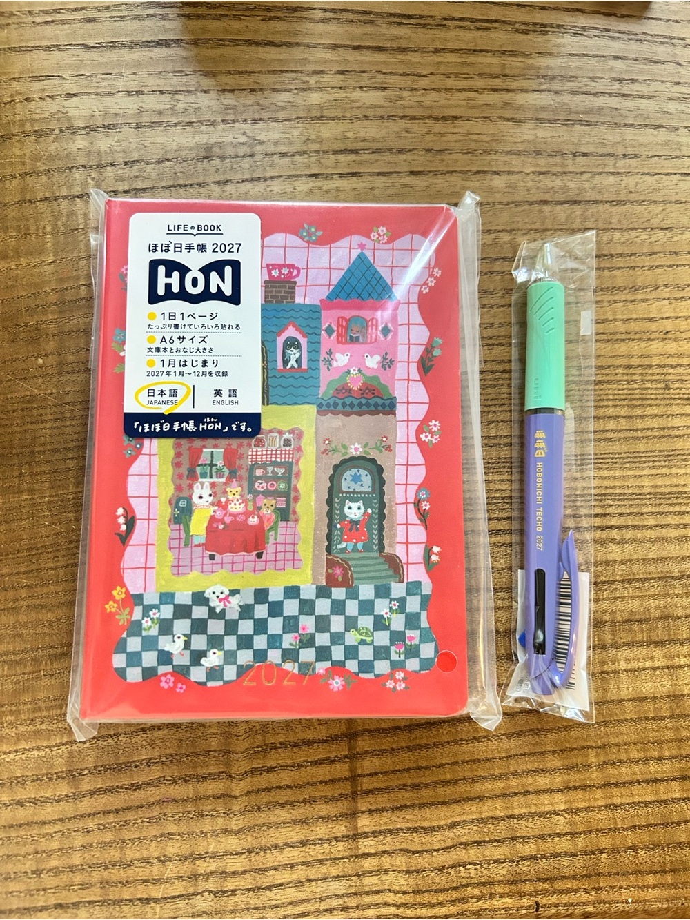 2027 Hobonichi A6 HON Yumi Kitagishi White Cat NWT & 2027 Pen.